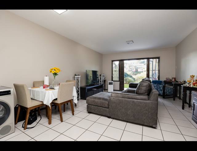 2 BEDROOM APARTMENT TO LET IN SUNNINGDALE